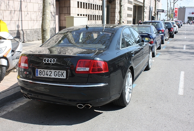 Audi S8 D3