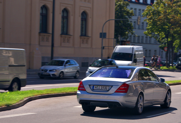 Mercedes-Benz S 65 AMG V221 2010