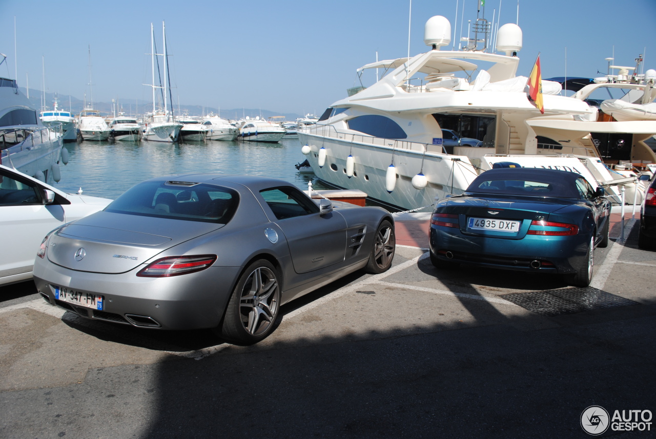 Aston Martin DB9 Volante