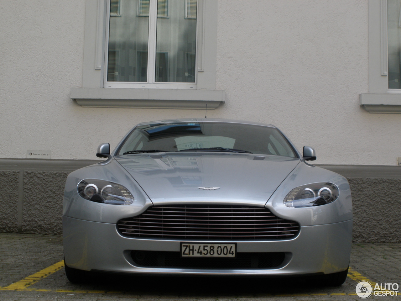 Aston Martin V8 Vantage