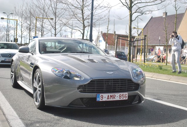 Aston Martin V12 Vantage