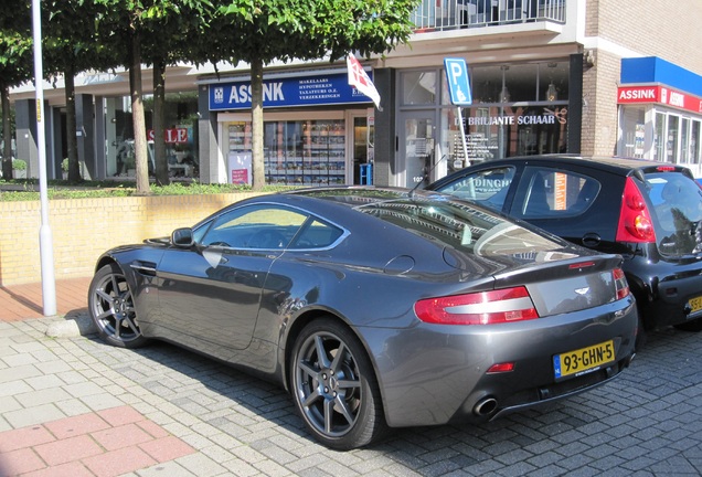 Aston Martin V8 Vantage