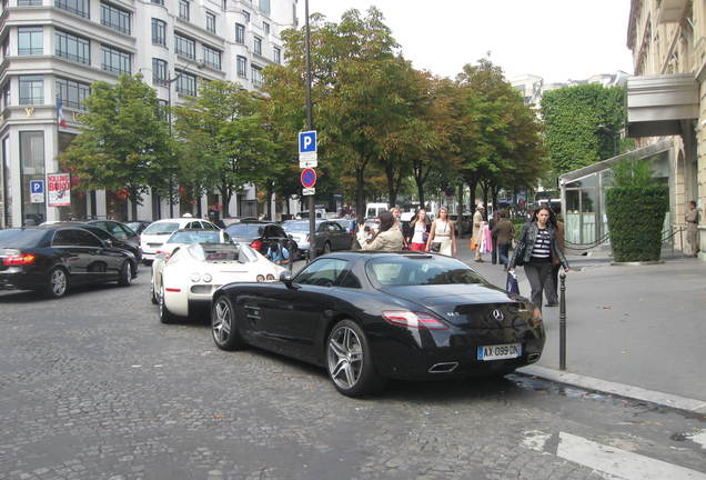 Mercedes-Benz SLS AMG