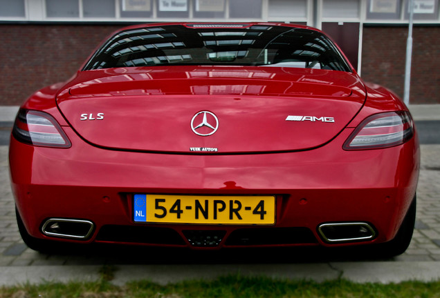 Mercedes-Benz SLS AMG