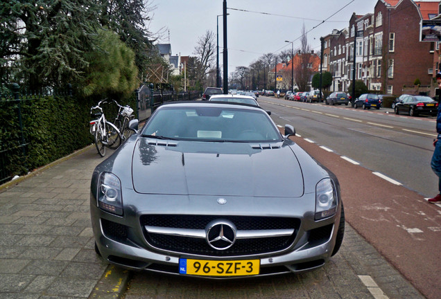 Mercedes-Benz SLS AMG Roadster