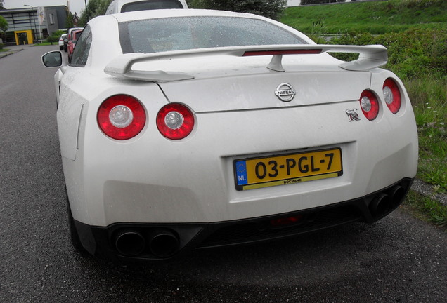 Nissan GT-R