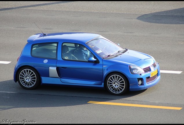 Renault Clio V6 Phase II