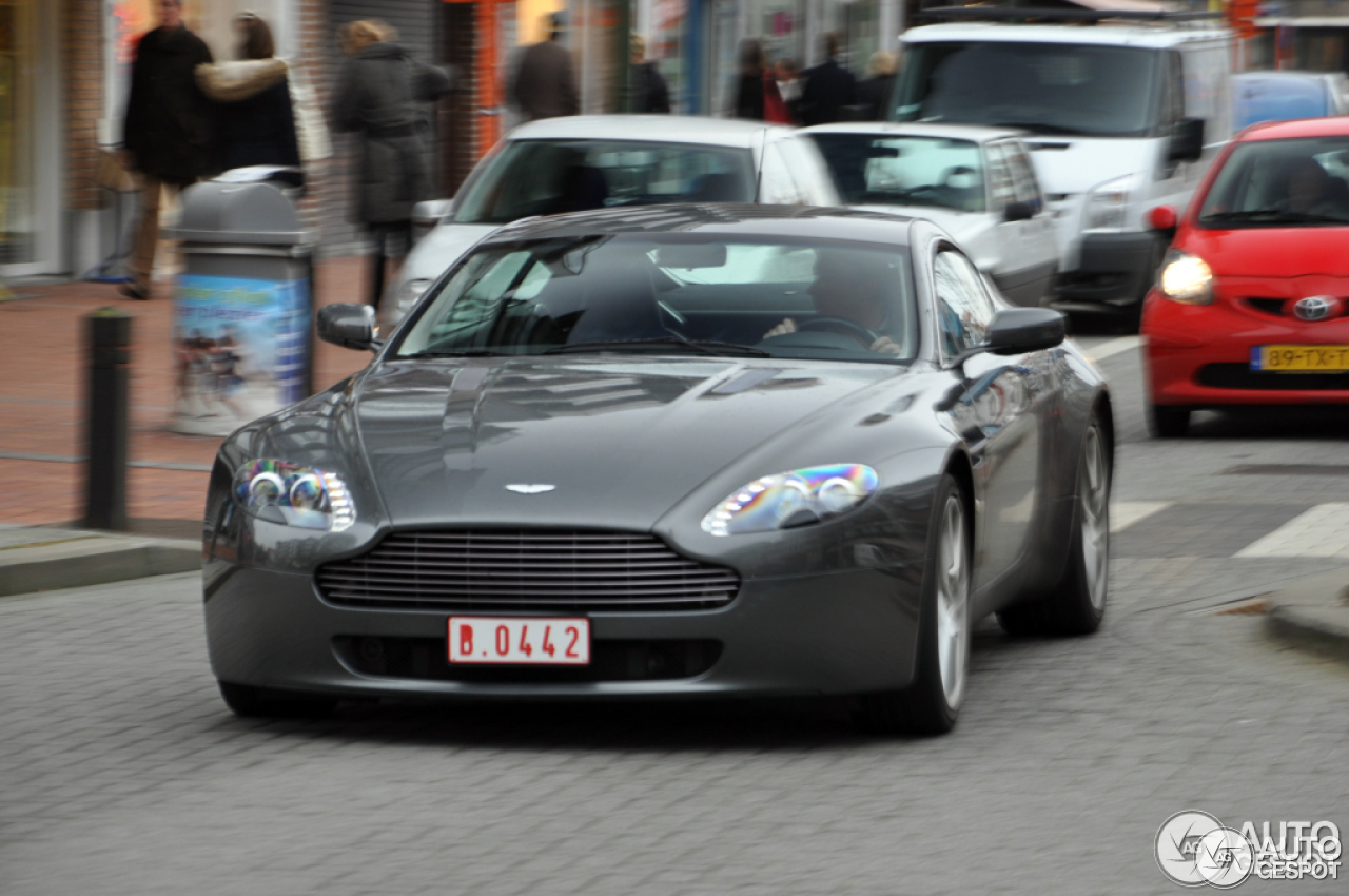 Aston Martin V8 Vantage