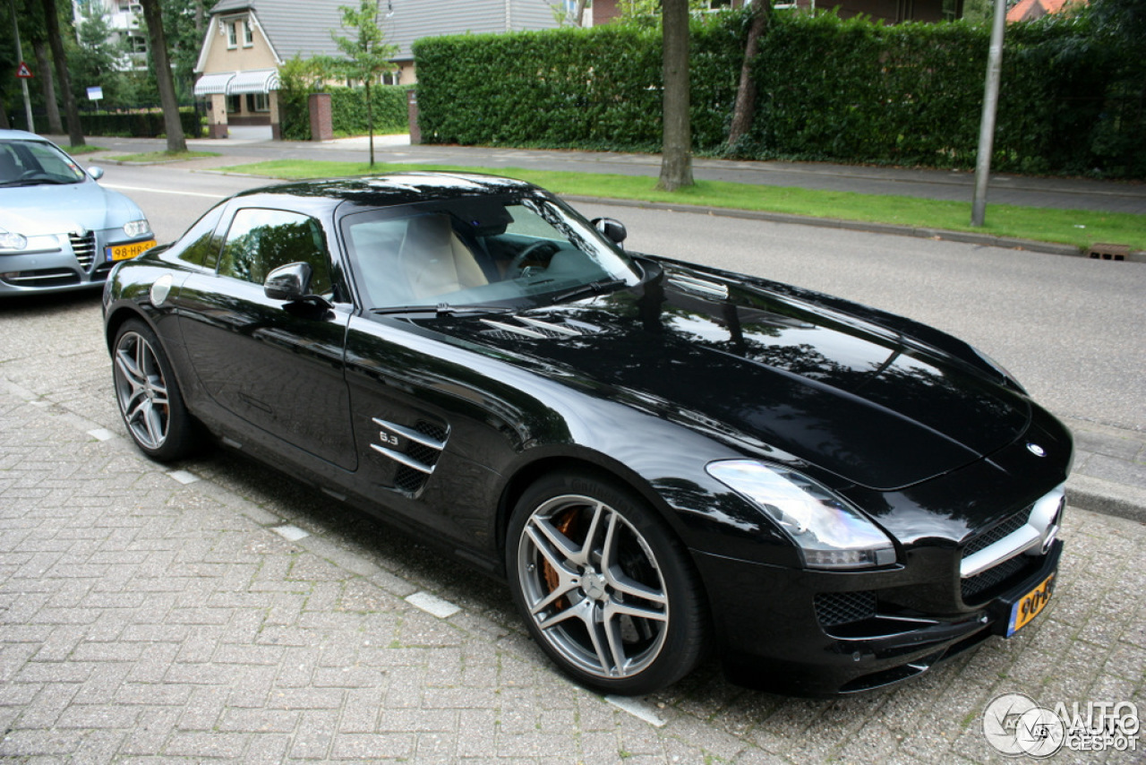 Mercedes-Benz SLS AMG