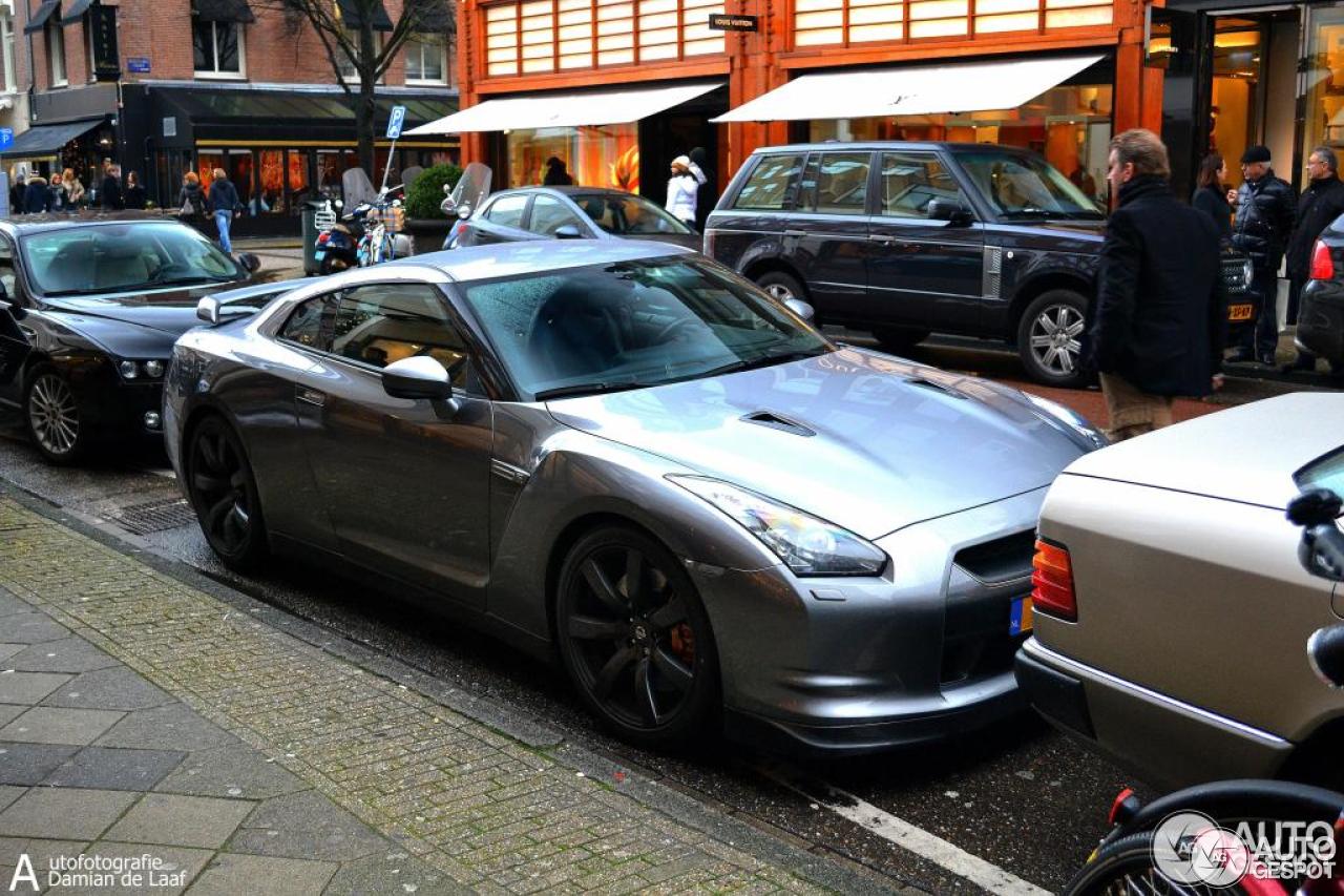 Nissan GT-R