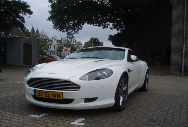 Aston Martin DB9