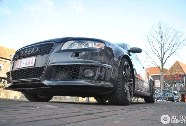 Audi RS4 Avant B7