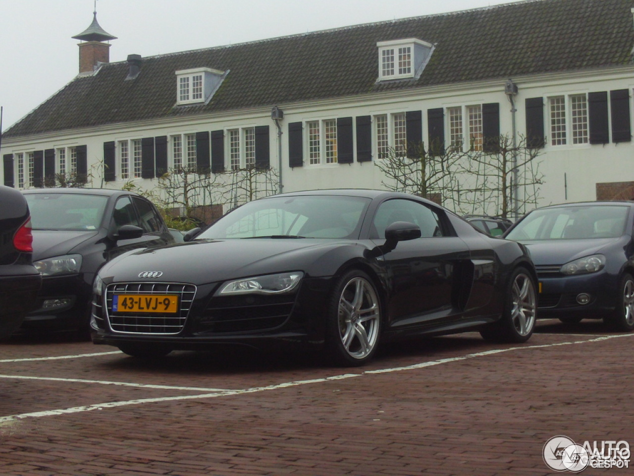 Audi R8 V10