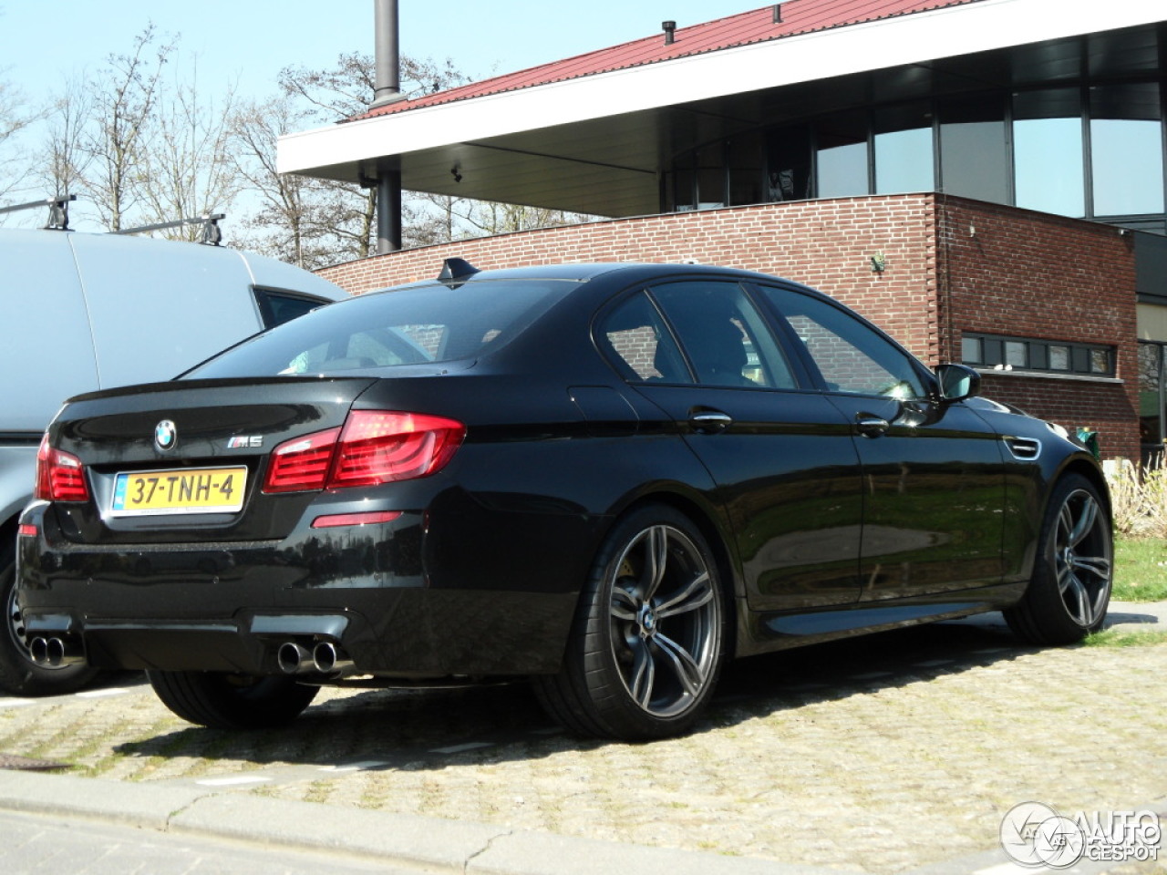 BMW M5 F10 2011