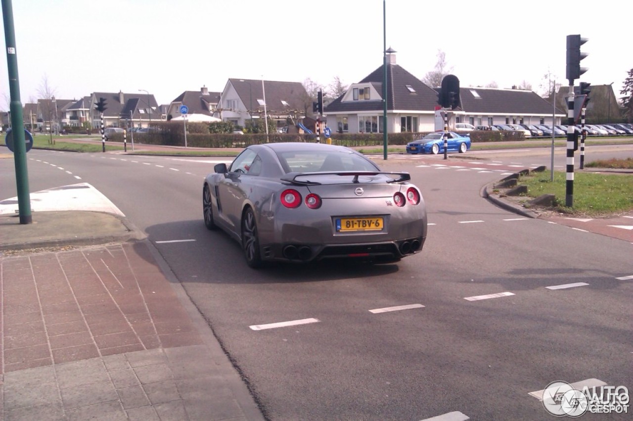 Nissan Skyline R34 GT-R V-Spec