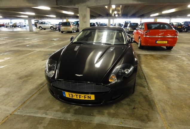 Aston Martin DB9