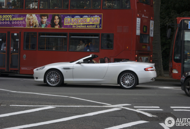 Aston Martin DB9 Volante