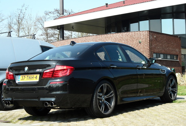 BMW M5 F10 2011