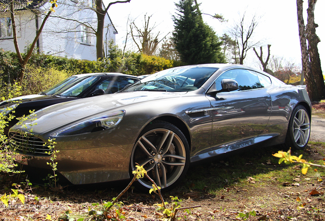 Aston Martin Virage 2011