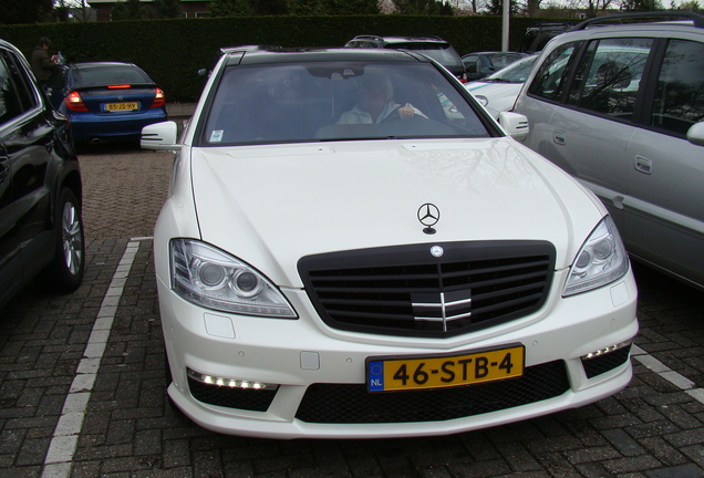 Mercedes-Benz S 63 AMG W221 2011