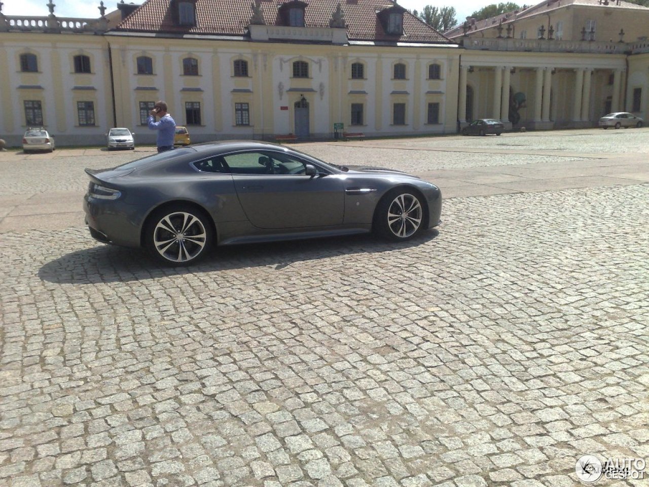 Aston Martin V12 Vantage