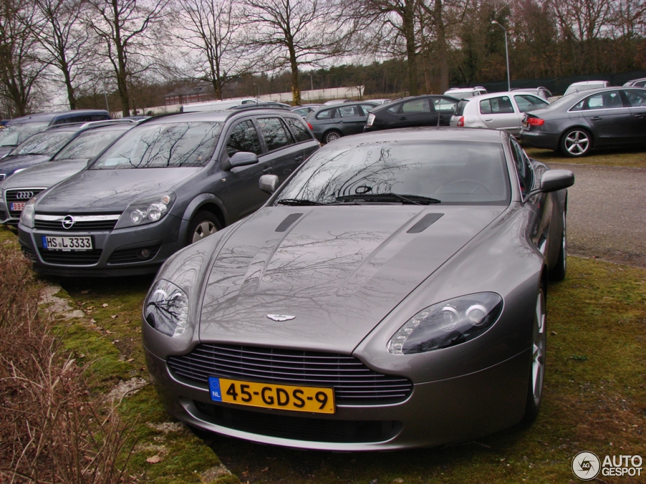 Aston Martin V8 Vantage