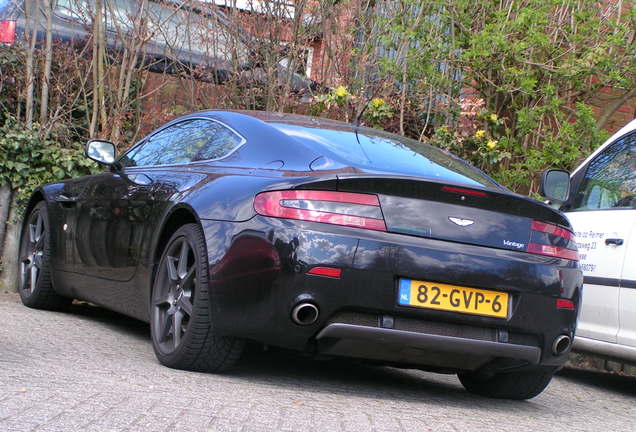 Aston Martin V8 Vantage