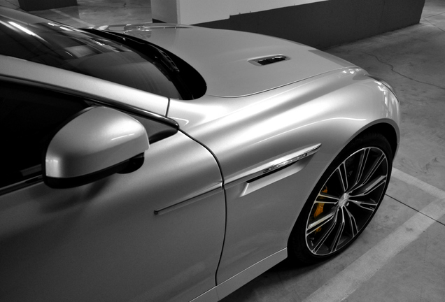 Aston Martin Virage 2011