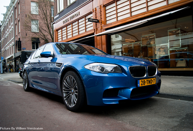 BMW M5 F10 2011