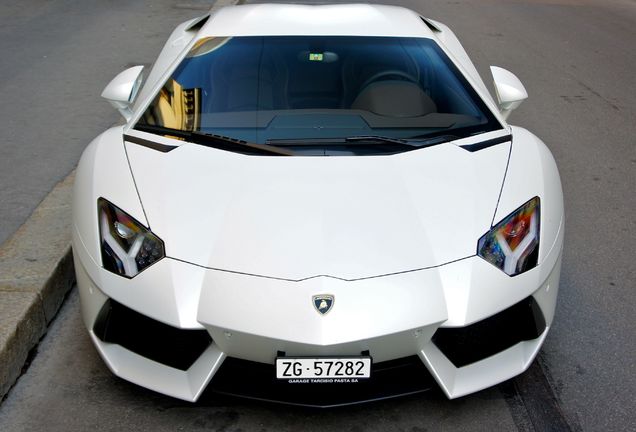 Lamborghini Aventador LP700-4