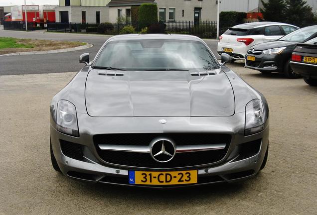 Mercedes-Benz SLS AMG