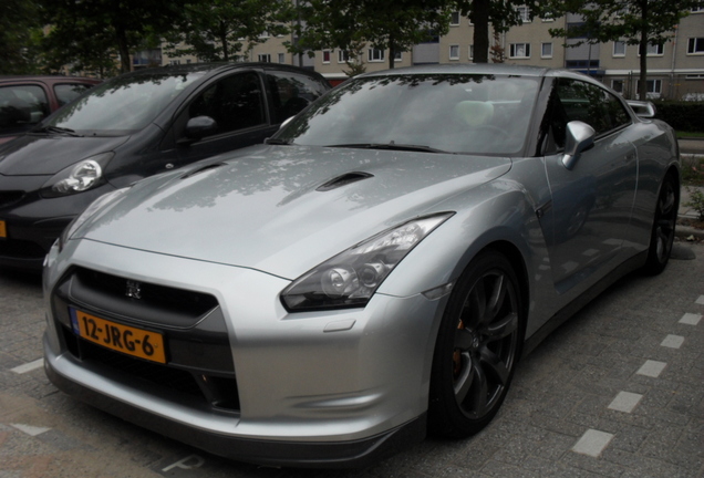 Nissan GT-R