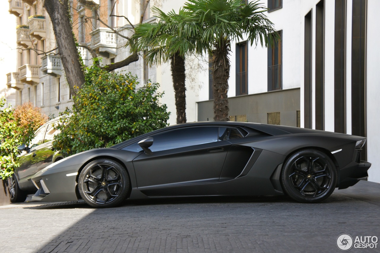 Lamborghini Aventador LP700-4