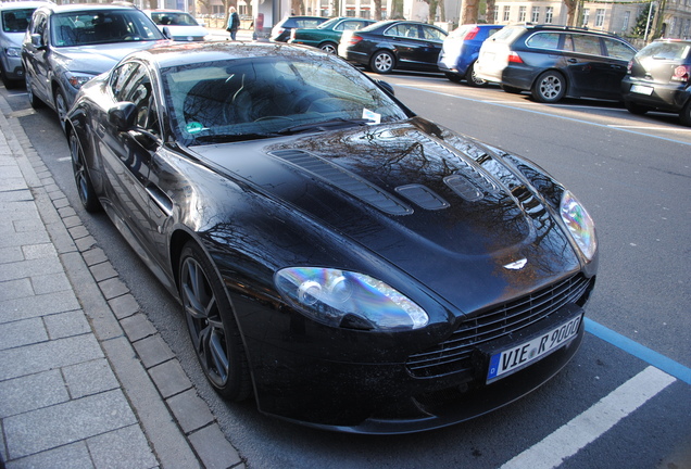 Aston Martin V12 Vantage