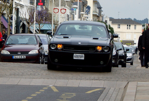 Dodge Challenger SRT-8