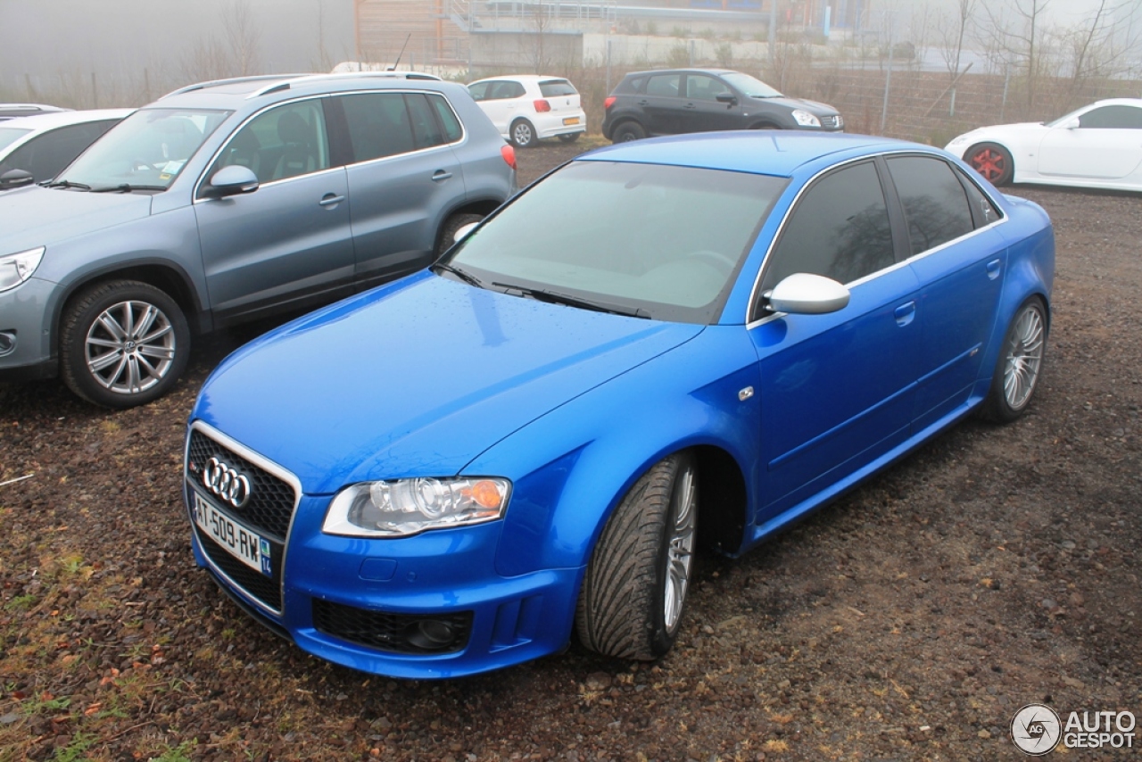 Audi RS4 Sedan