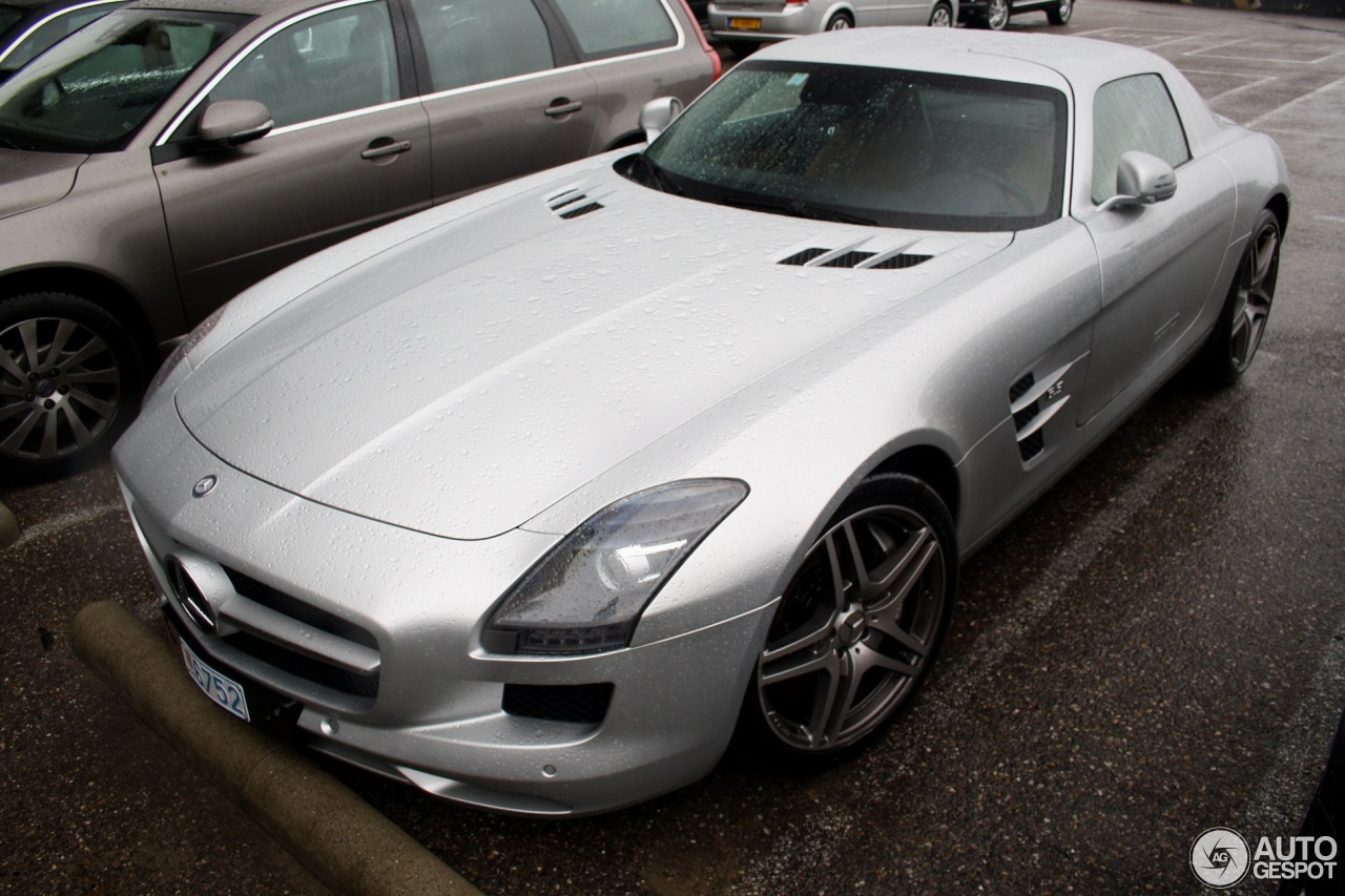 Mercedes-Benz SLS AMG