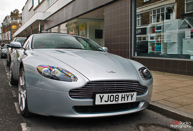 Aston Martin V8 Vantage Roadster