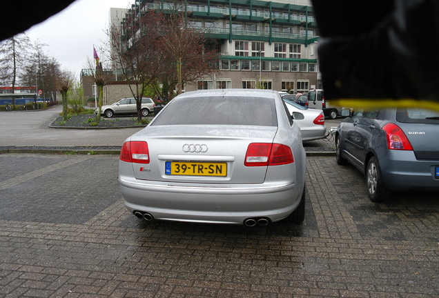 Audi S8 D3