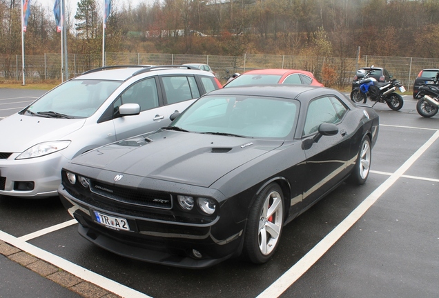 Dodge Challenger SRT-8