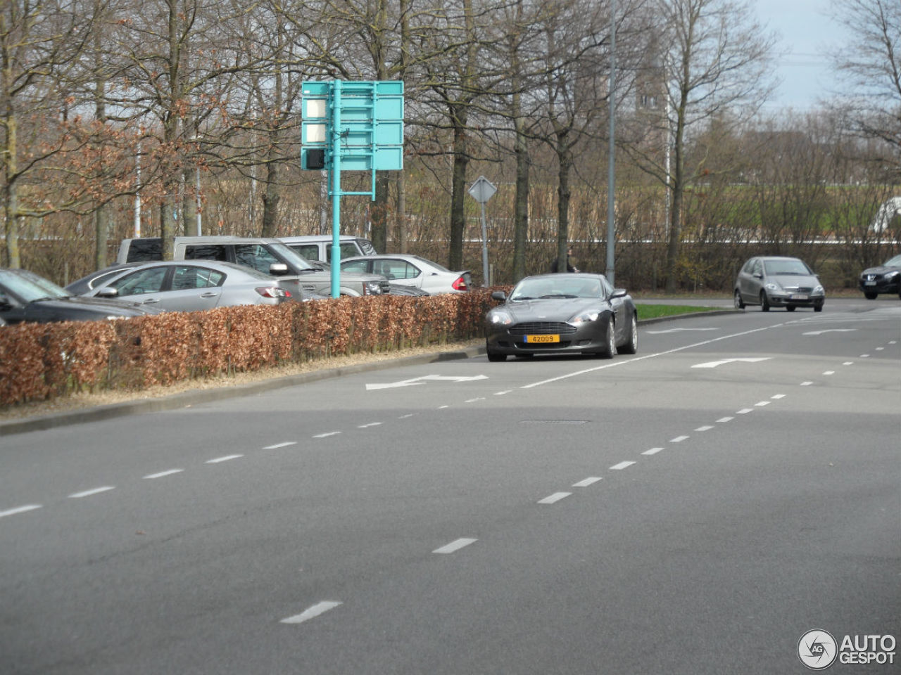 Aston Martin DB9