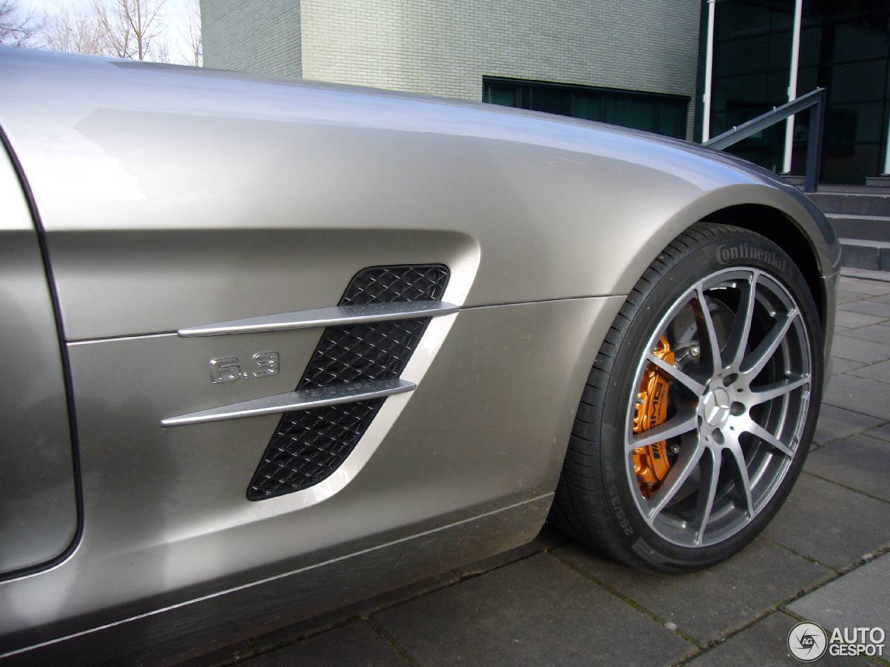 Mercedes-Benz SLS AMG