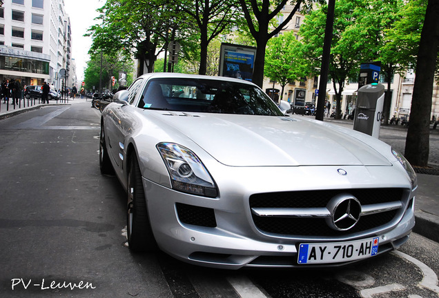 Mercedes-Benz SLS AMG