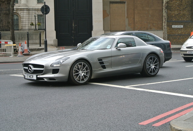 Mercedes-Benz SLS AMG