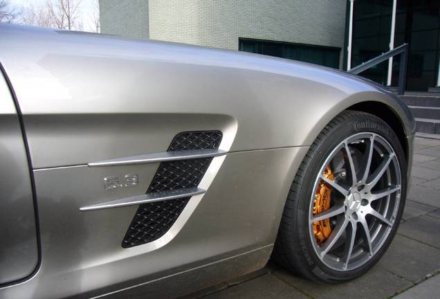 Mercedes-Benz SLS AMG