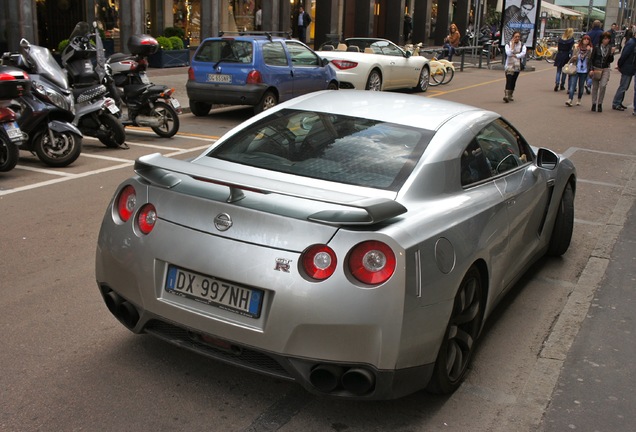 Nissan GT-R