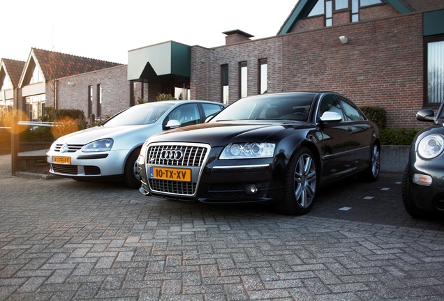 Audi S8 D3