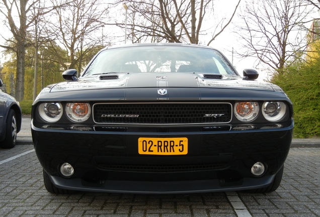 Dodge Challenger SRT-8