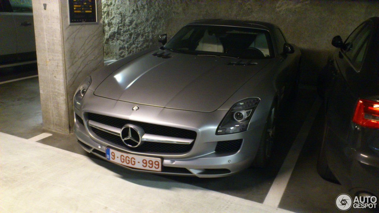 Mercedes-Benz SLS AMG