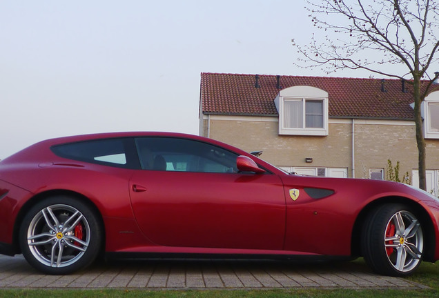 Ferrari FF